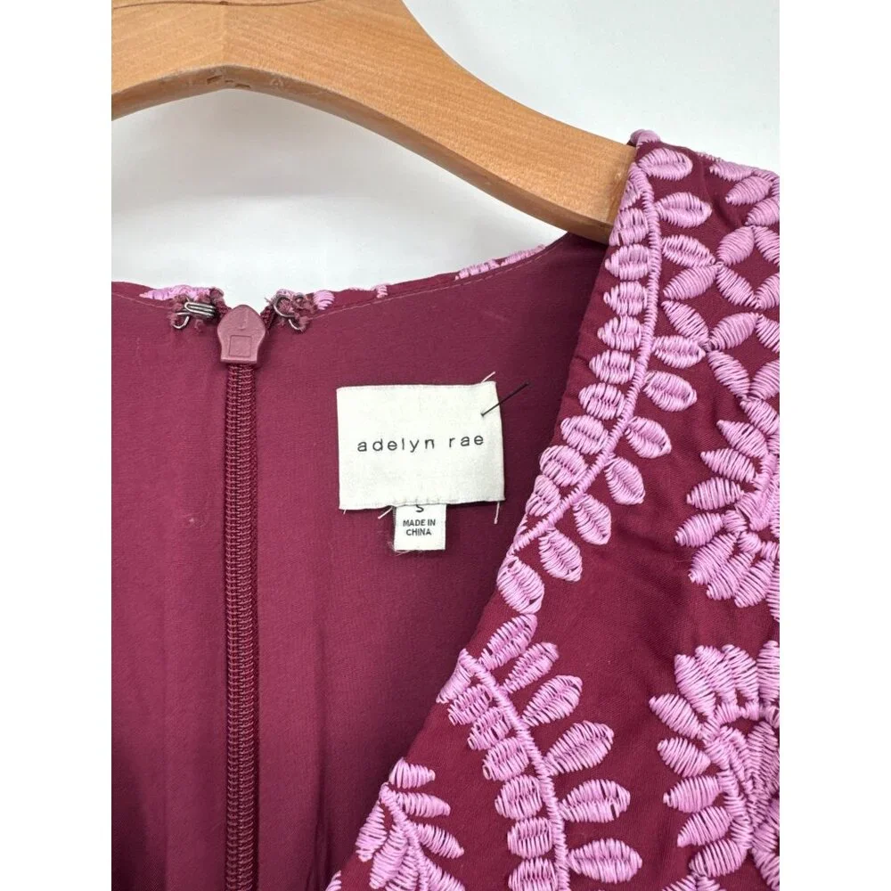 Adelyn Rae Womens Embroidered Midi Dres Burgundy Pink size small new - Picture 3 of 5